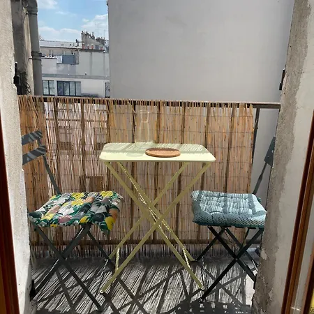 Charming & Calm 2 With Balcony Apartmán